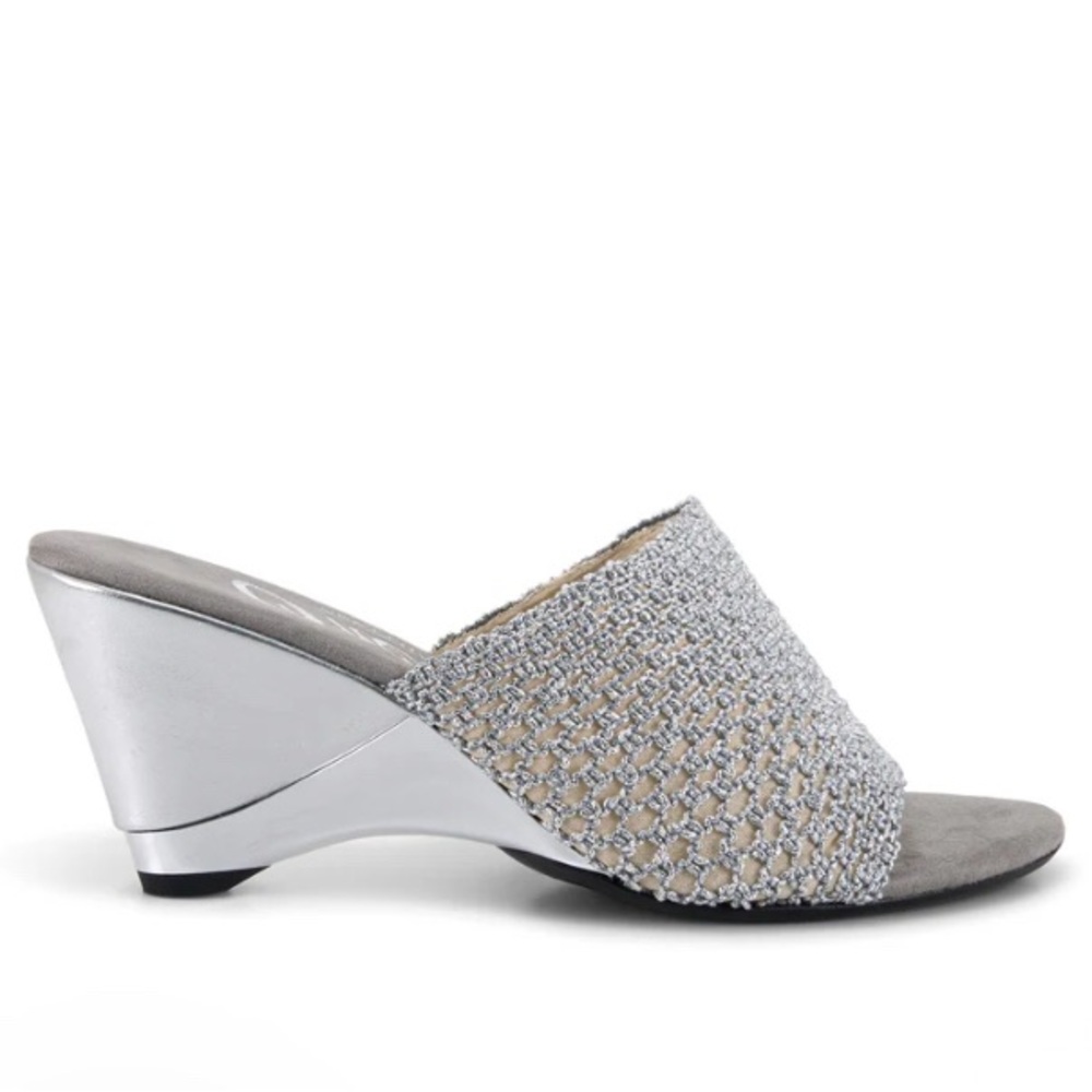 Onex Style Cookie-2 Silver Mesh Slide Wedge Sandal - Women's size 7 LIKE NEW